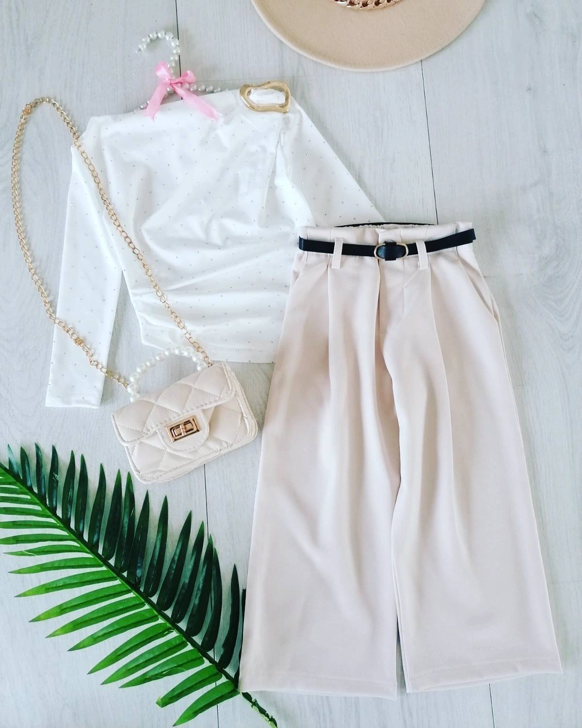 Bluzeczka z Klamerką Biała - KARMELOWY BUTIK zdjęcie 1