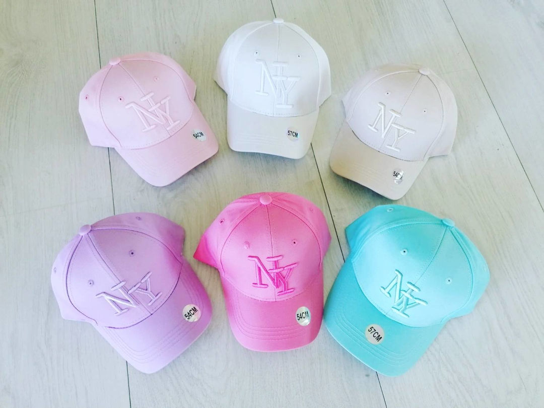 Czapka z Daszkiem New - karmelowybutik zdjęcie 1