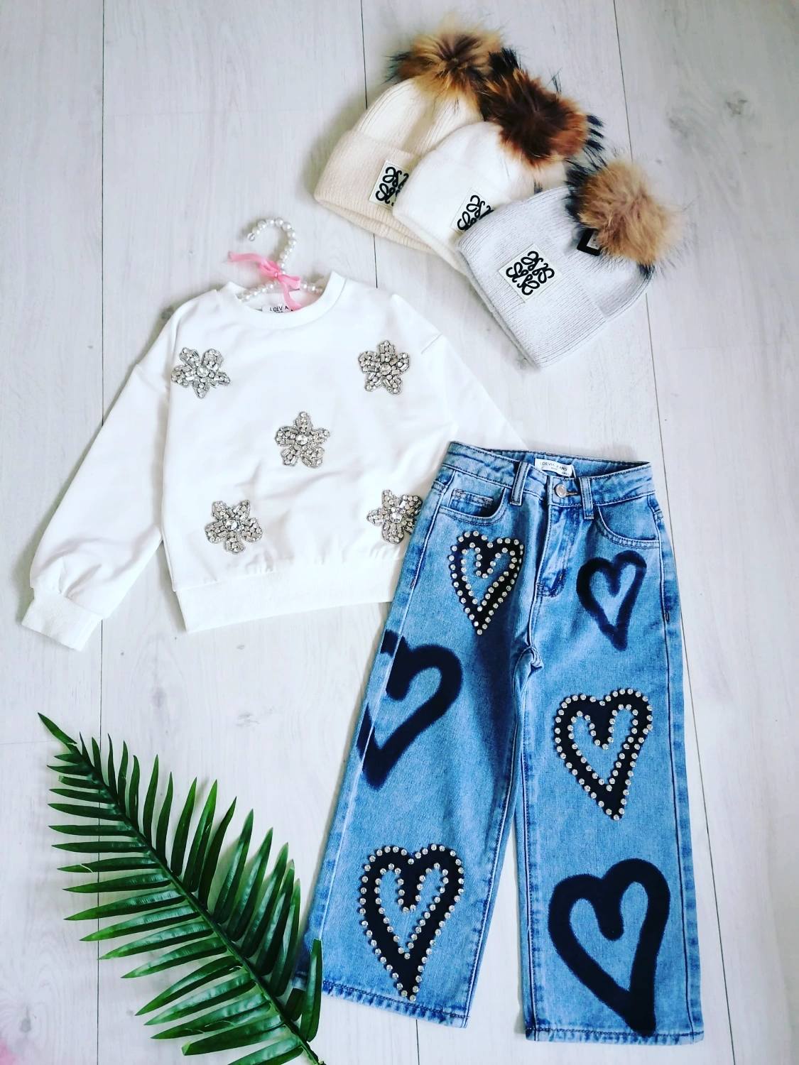 Bluza z Cyrkoniowymi Kwiatami Biała - KARMELOWY BUTIK zdjęcie 1