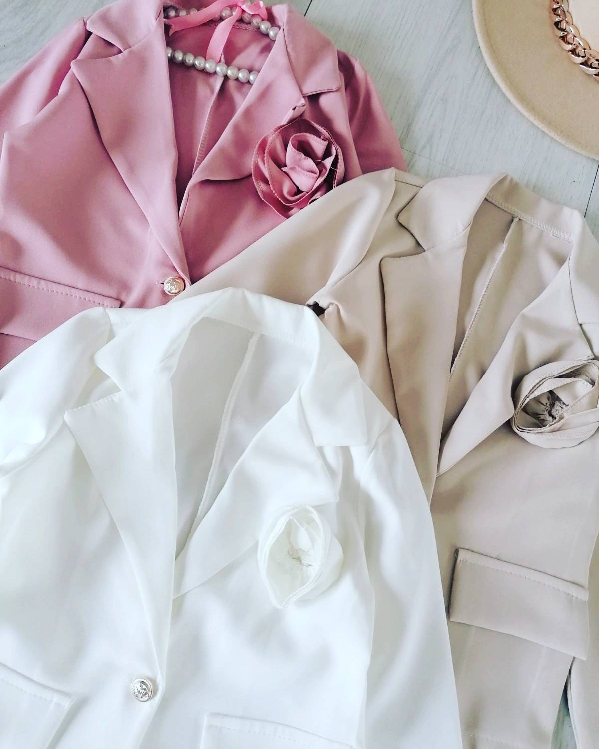 Marynarka z Tkaninową Różą Beżowa - KARMELOWY BUTIK zdjęcie 1