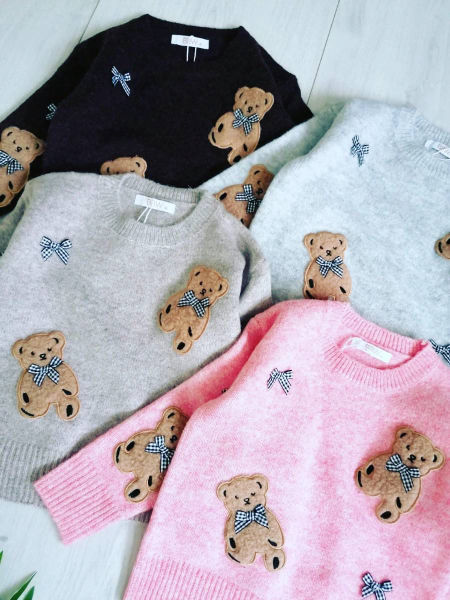 Sweterek z Misiem i Kokardą Różowy - KARMELOWY BUTIK zdjęcie 1