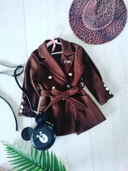 Płaszczyk z Wiązaniem i Złotą Broszką Brązowy - KARMELOWY BUTIK zdjęcie 3