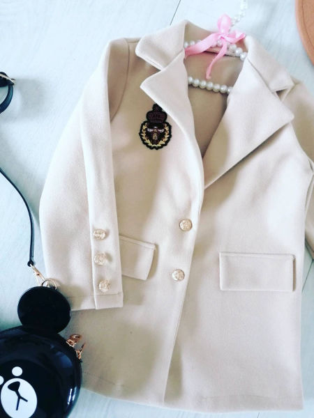 Płaszczyk ze Złotymi Guziczkami Beżowy - KARMELOWY BUTIK zdjęcie 3