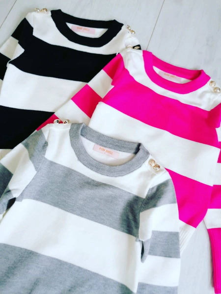 Sweterek w Paski Czarny - KARMELOWY BUTIK zdjęcie 2